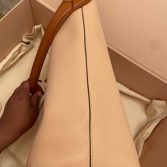 COPY - Louis Vuitton-Lockme Hobo AUTHENTIC - Picture 7 of 17